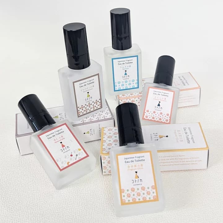 【楽天市場】コトノカ COTONOCA オードトワレ 香水 ラムネの香 杏仁の香 金木犀の香 さくらの香 ビャクダンの香：京都よしとよ