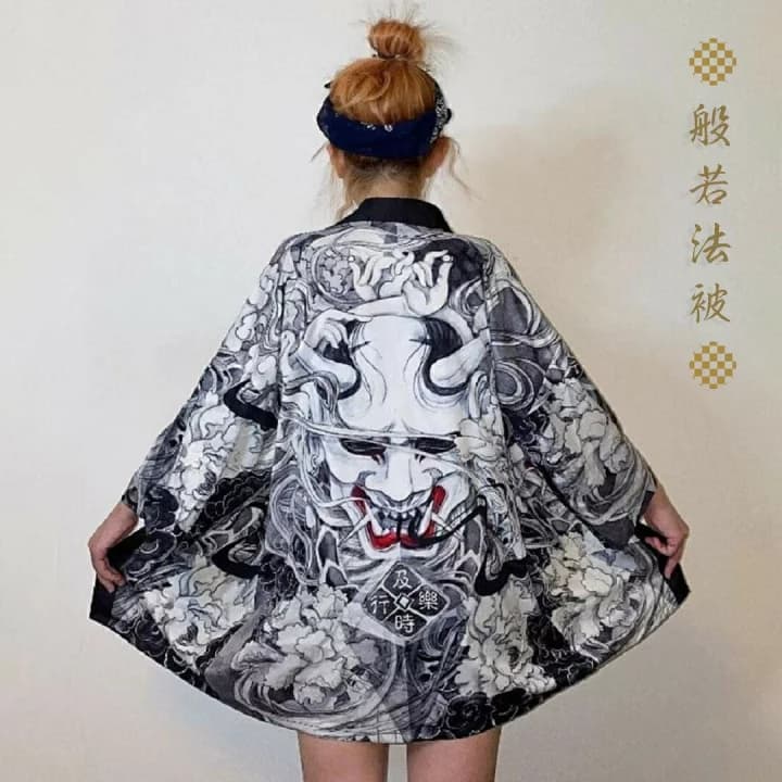 【楽天市場】【ランキング1位3冠達成】法被 般若 ホワイト 和柄 羽織り 夏祭り イベント衣装 半纏 はんてん 半被 長半纏 袢天 お祭り 神社 寺 雅 浴衣 着物 羽織 夏恋 衣装 コスプレ 祭り衣装 和装 かわいい 個性派ファッション 韓国ファッション風 レディース メンズ：AiO　Online　Store