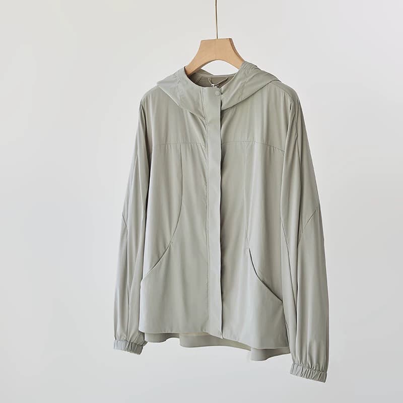 「呼吸ホールUVカットジャケット」東レ素材使用275+ UVプロテクションで日焼け防止　スカイグレー　250712-3 ブラウス fall-in&co(talent) 通販 19629331｜Creema(クリーマ)
