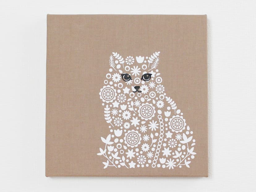 ふっくら猫のパネル M-714【10色/白】ファブリックパネル タペストリー・壁掛け Panel Nky 通販 7512543｜Creema(クリーマ)