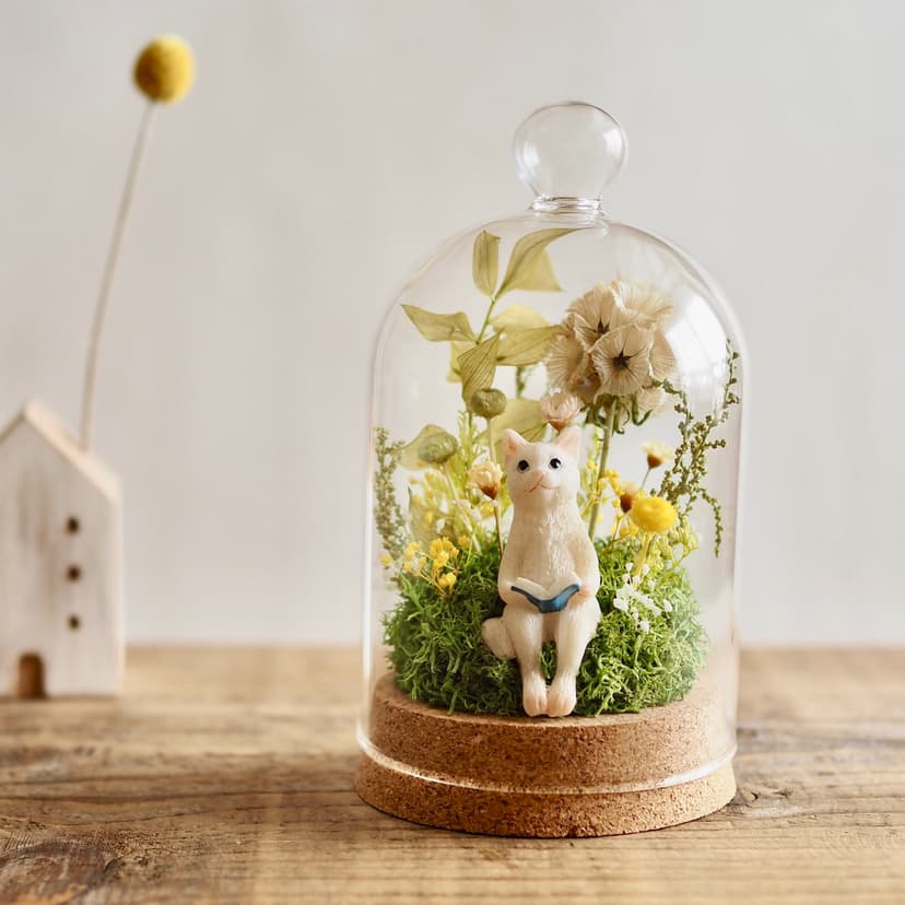 猫と小さな森のおはなし｜白猫・黒猫・茶白からえらべます プリザーブドフラワー モリネコ工房 通販 18845295｜Creema(クリーマ)