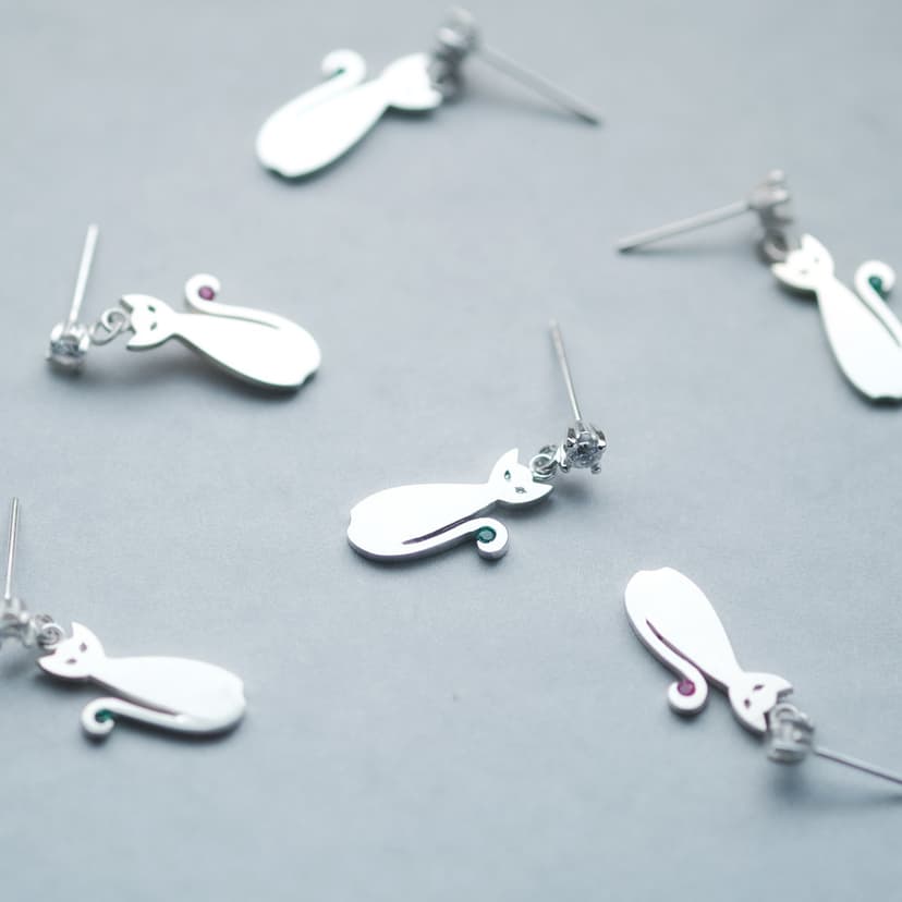 選べる 誕生石 猫 ピアス シルバー925 ピアス（フープ） Cloudjewelry 通販 18933726｜Creema(クリーマ)
