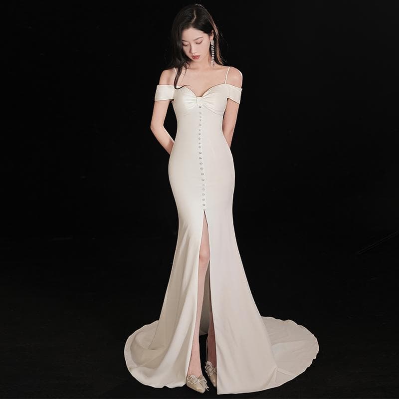 【楽天市場】ウェディングドレス ウエディングドレス 二次会 結婚式 前撮り オフショルダー ブライダル ロングドレス 花嫁 マーメイドドレス マーメイドラインドレス サテン 海外挙式 フォトウェディング オフホワイト スリット ボタン キャミソール 小さいサイズ 大きいサイズ：ミートスウィート